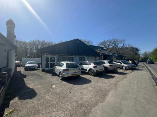 103 Spinney Hill, Addlestone, KT15