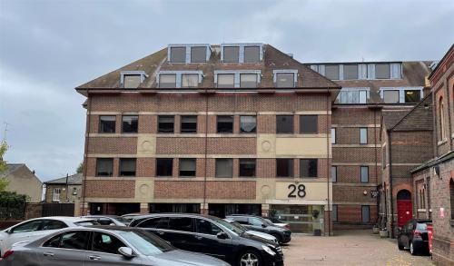 28 Clarendon Road, Watford, WD17