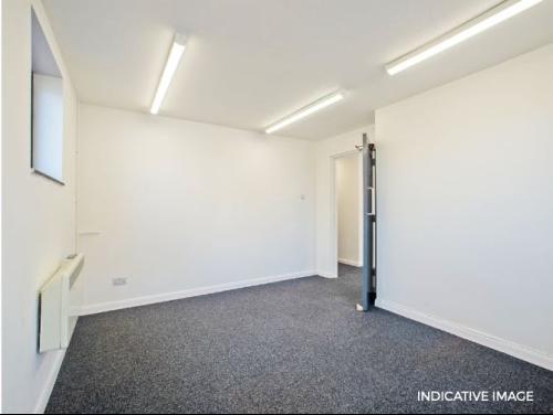 Unit 6, Chesterfield Way, Hayes, UB3