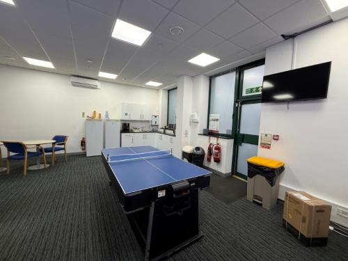 Unit 40, Barwell Business Park, Leatherhead Road, Chessington, KT9
