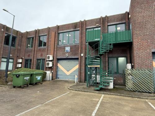 Unit 40, Barwell Business Park, Leatherhead Road, Chessington, KT9