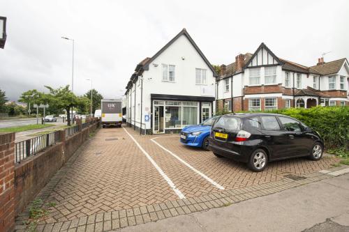 Westar House, 690 Great West Road, Isleworth, TW7