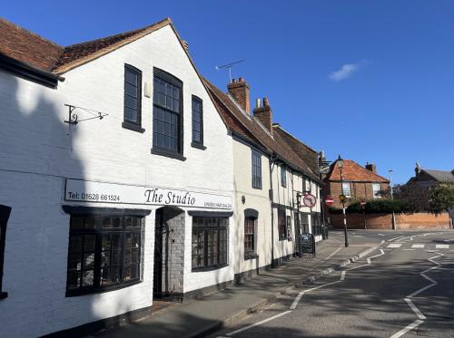 9 High Street, Burnham, Slough, SL1