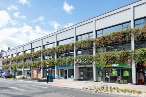 Quadrant House, The Q, 47 Croydon Road, Caterham, CR3