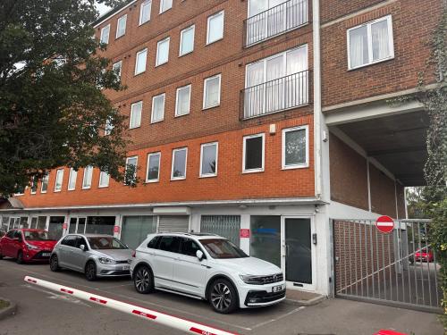 Unit H, Hollies House, 230 High Street, Potters Bar, EN6