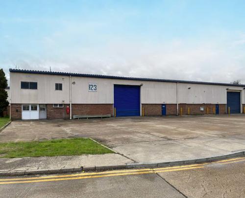 Unit F2/f3, Larkfield Trading Estate, New Hythe Lane, Larkfield, Aylesford, ME20