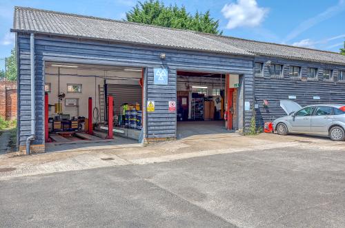 10a-12c Fluxs Lane, Theydon Garnon, Epping, CM16