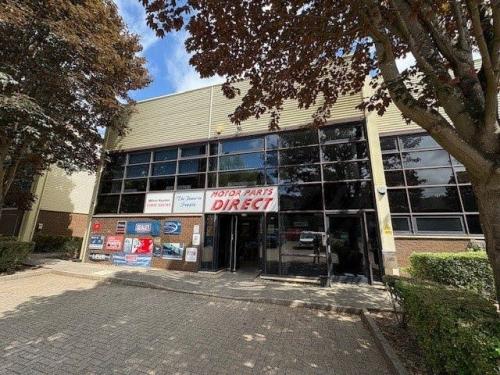 Unit 12 Avant Business Centre, Denby West Industrial Estate, Milton Keynes, MK1
