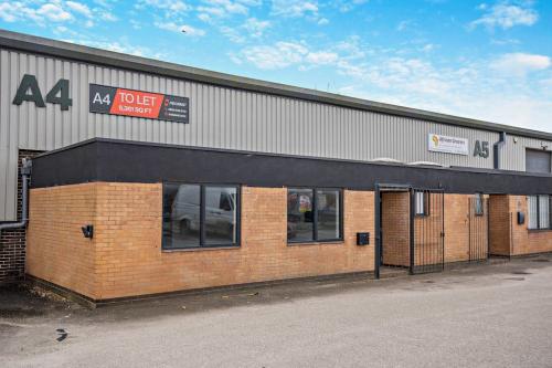 Unit A4, Lyntown Trading Estate, Lynwell Road, Eccles, Manchester, M30
