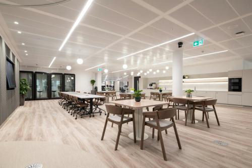 2 Gresham Street, City, London, EC2V