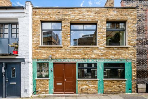 6 Sylvester Path, Hackney, London, E8
