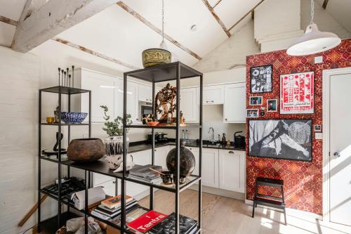 6 Sylvester Path, Hackney, London, E8