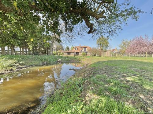 Dew Pond Cottage, School Lane, Conington, Cambridge, CB23