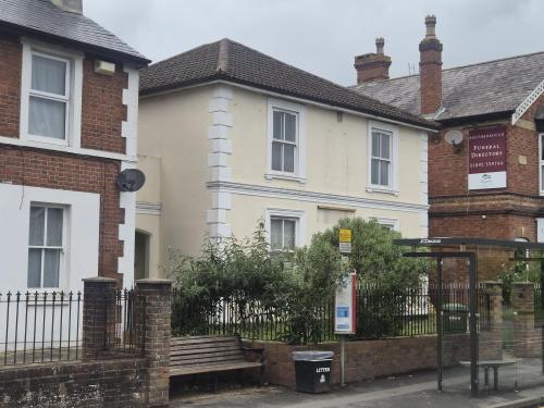 128 - 130 London Road, Southborough, Tunbridge Wells, TN4