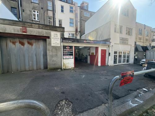 90 Goldstone Villas, Hove, BN3