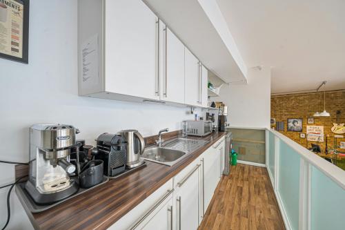 Unit F2, 17 Willow Street, Shoreditch, London, EC2A