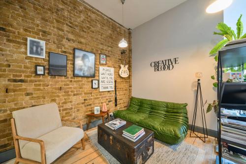 Unit F2, 17 Willow Street, Shoreditch, London, EC2A
