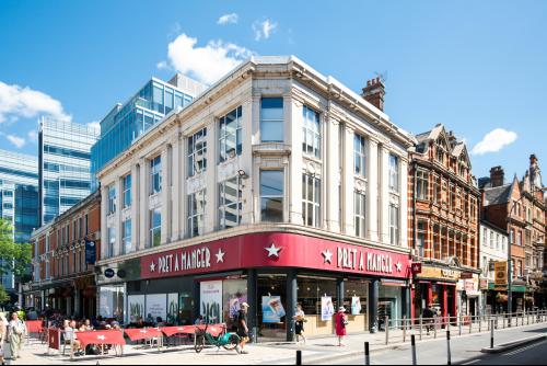 4 Lyric Square, Hammersmith, London, W6