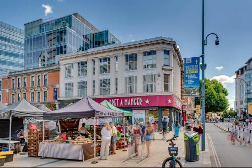 4 Lyric Square, Hammersmith, London, W6
