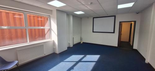 Unit 5, Rutherford Way, Crawley, RH10