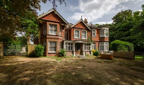 28A 28B 30 Dyke Road Avenue, Brighton, BN1