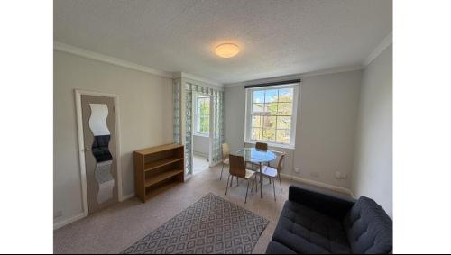 Flat D, 29 Foxley Road, London, SW9