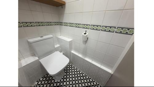 Flat D, 29 Foxley Road, London, SW9