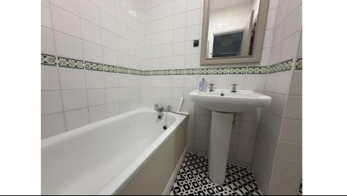 Flat D, 29 Foxley Road, London, SW9
