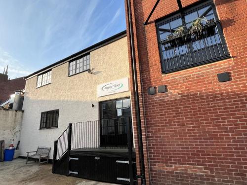 Rear Office 18-19 South Bar, Banbury, OX16