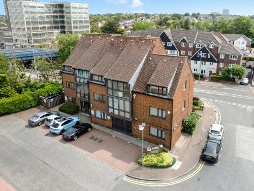 Katherine House, 9-11 Wyllyotts Place, Potters Bar, EN6
