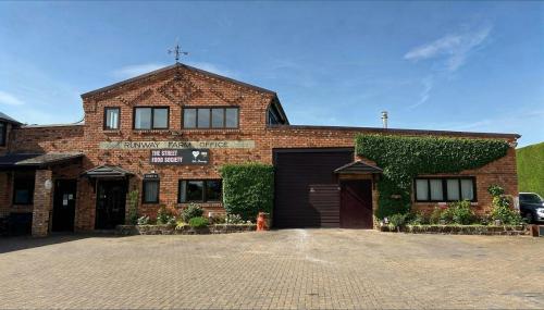 Runway Farm, Honiley Road, Kenilworth, CV8