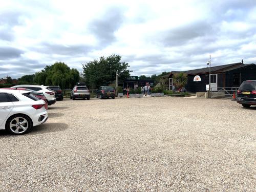 Lockey Farm Workshops, Sindlesham Road, Arborfield Cross, Reading, RG2