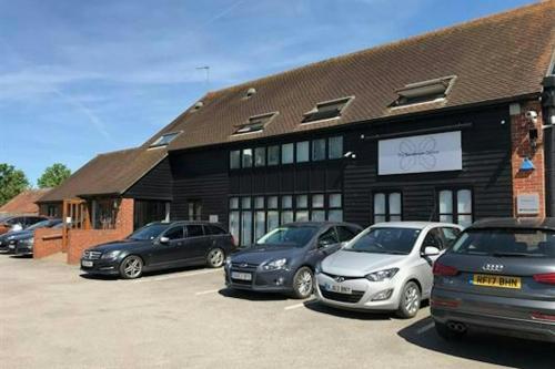 Office 6 Sanderum Centre, 30a Upper High Street, Thame, OX9
