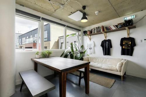 Unit P Reliance Wharf, 2-10 Herford Road, Dalston, London, N1