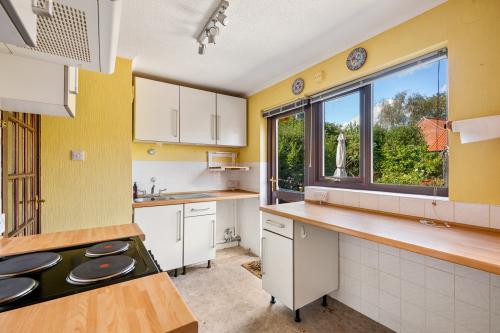8 Halls Court, Back Lane, Dunston, Lincoln, LN4