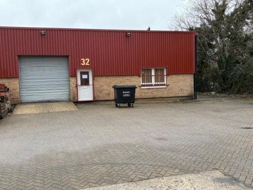 Unit 32, Longshot Industrial Estate, Longshot Lane, Bracknell, RG12