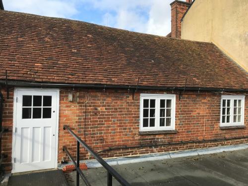 8 West Street, Farnham, GU9