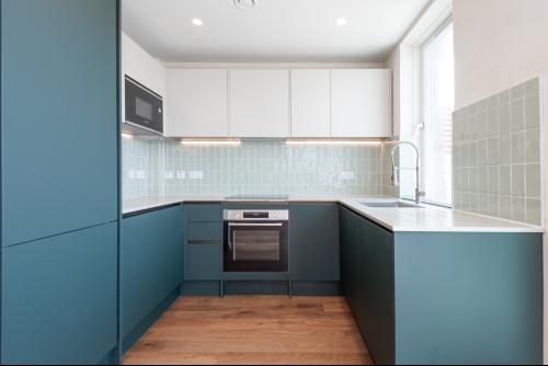 2 Flat 8, Manerium House, Manor Park, Manor Park, London, SE13
