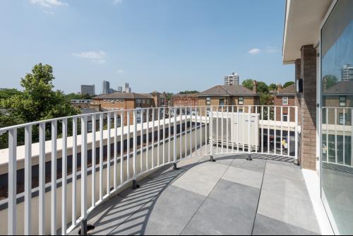 2 Flat 8, Manerium House, Manor Park, Manor Park, London, SE13