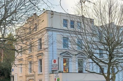 Cheltenham House, 62a Mount Pleasant Road, Tunbridge Wells, TN1