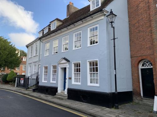 Hollybrook House, 4 East Pallant, Chichester, PO19