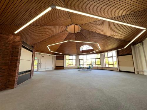 Pippbrook, Reigate Road, Dorking, RH4