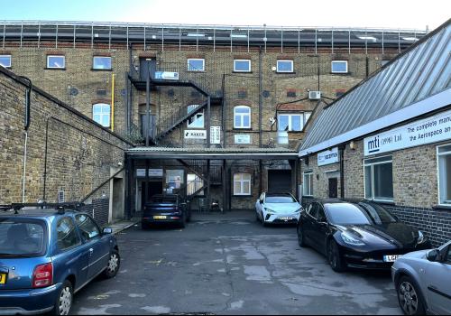 Unit 14, Paramount Industrial Estate, Watford, WD24