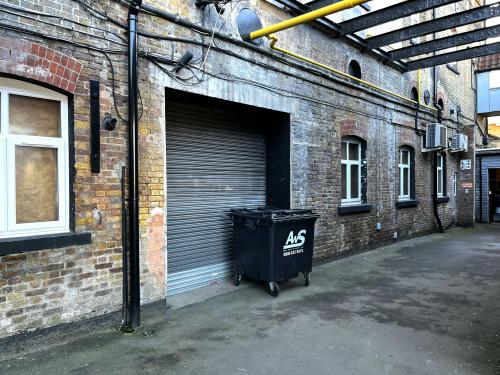 Unit 14, Paramount Industrial Estate, Watford, WD24