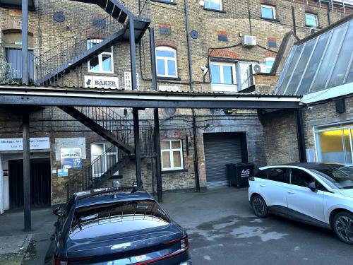 Unit 14, Paramount Industrial Estate, Watford, WD24