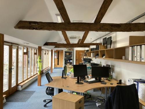 Unit 2 Cobbe Barns, Cobbe Place Farm, Beddingham, Lewes, BN8
