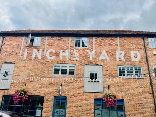 9 Inch's Yard, Market Street, Newbury, RG14