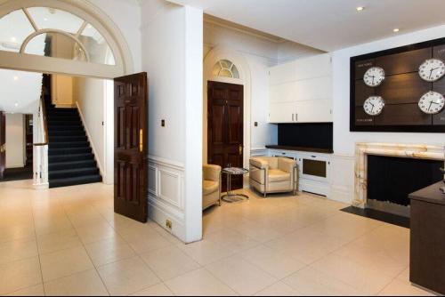 4 Hill Street, Mayfair, London, W1J