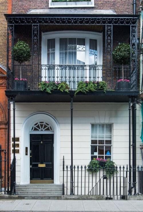 4 Hill Street, Mayfair, London, W1J