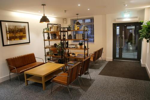 Trafalgar House, 110 Manchester Rd, Altrincham, WA14